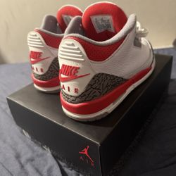 jordan 3 red cement Size 7,5 , 8 