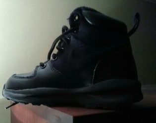 Nike ACG size 11 in toddler