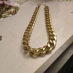 Gold Cuban Chain Chunky 