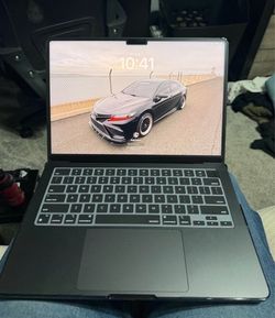 Apple 14 inch MacBook Pro m5 chip 2026 newest 16ram 512gb flash hard drive 10/10 condition with minimal use of 60 cycles