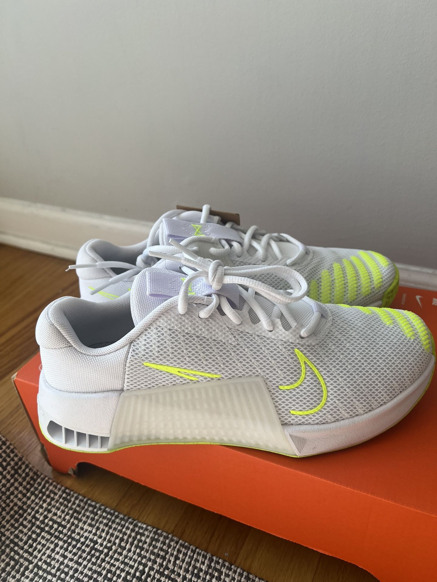Nike Metcon size 7M/8.5Womens