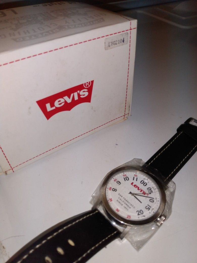 Autentic Levis Men Watch Limited Edition Brand New for Sale in