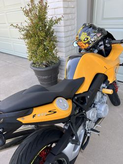 F 800 S