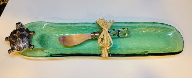 Beautiful recycled textured glass serving tray with adorable turtle affixed to edge with glass spreader