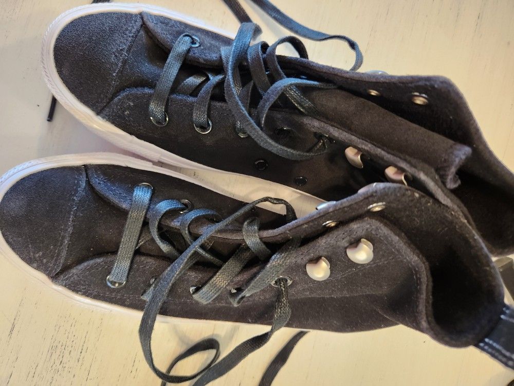 Converse Excellent Condition Size 6.5