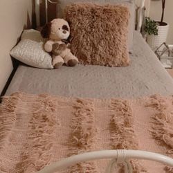 Bed Frame / Mattress 