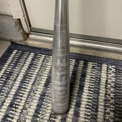 Easton baseball bat (25) WT /32 Length