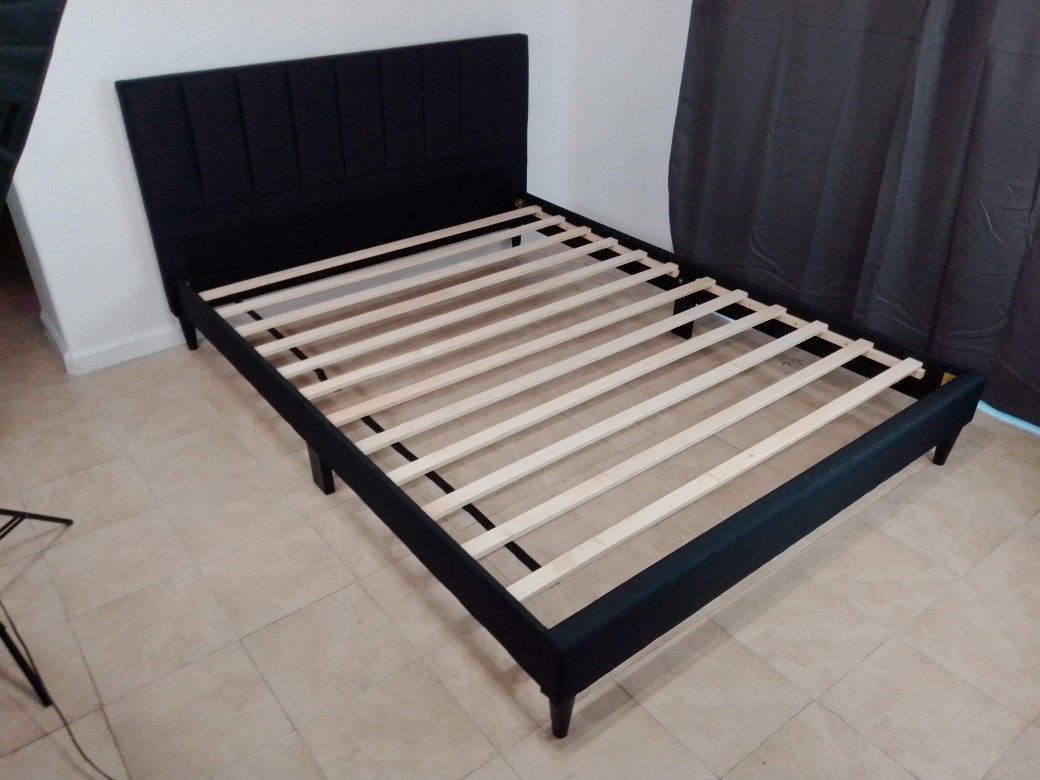 F9533Q (NEW IN BOX) Poundex Ebony Queen Size Platform Bed Frame w/ Free Delivery & Assembly!