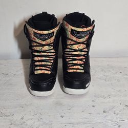 32 Snowboard Boots Mens 8
