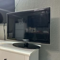 Samsung 32” Tv 
