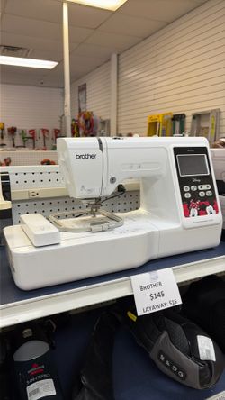 Brother sewing machine ‼️ASK FOR DIANA‼️