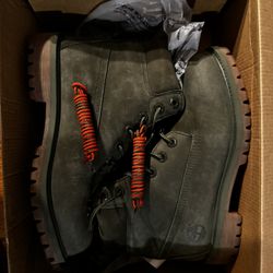 Timberlands  Premium 6IN Waterproof Boot Dark Green Nubuck size 4.5 Juniors