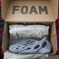 Yezzy foam rnr