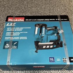 Makita Straight Finish Nailer 18V LXT Lithium-Ion 16-Gauge Cordless 2-1/2 in. (Tool Only)