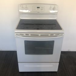 KENMORE ELECTRIC GLASS TOP RANGE
