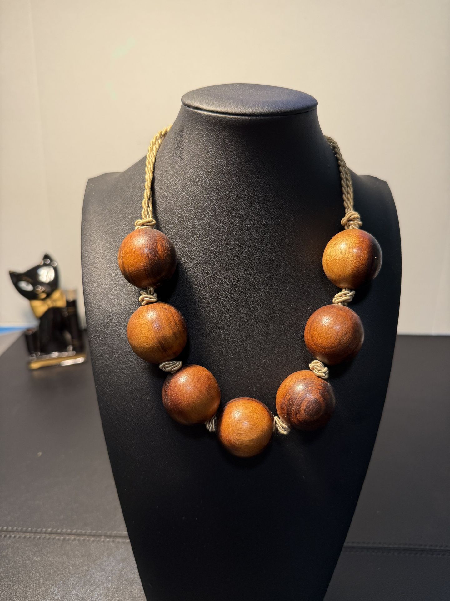 Womens Boho Large Brown Wooden Rosewood Beads Necklace Jute String Spring Ring