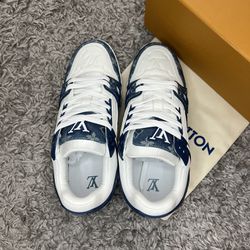 sneakers trainer LV size 11us 45eur