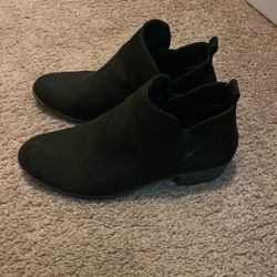 Boots Black In Color, So Brand ,Used Size 9.5 Porch Pickup