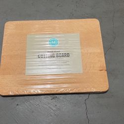 Beeeh Wood Cutting Board