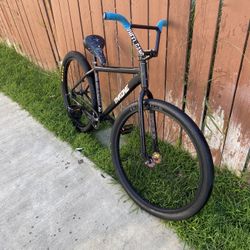 THRONE GOON (SHOOT OFFERS & TRADES)