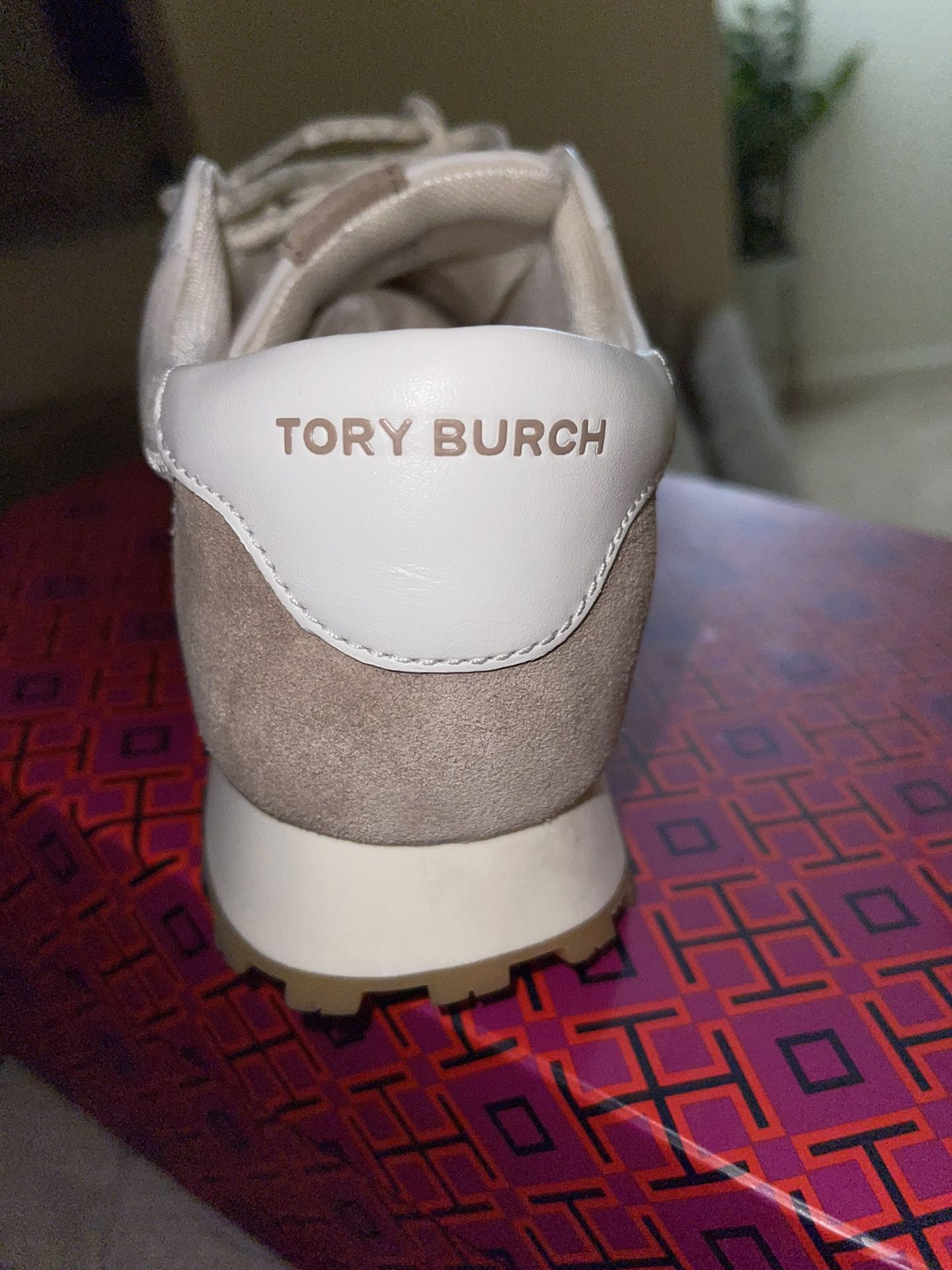 Tory Burch Annie Nylon Runner for Sale in Hilltop Mall, CA - OfferUp