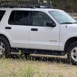 2004 Ford Explorer