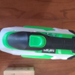 Cordless leaf blower