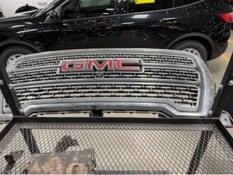 2020 GMC SIERRA 1500 DENALI GRILLE OEM W/CAMERA