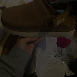 Woman’s Goldenstar Ugg Clog