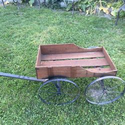 Wood Wagon Wheels Planter 