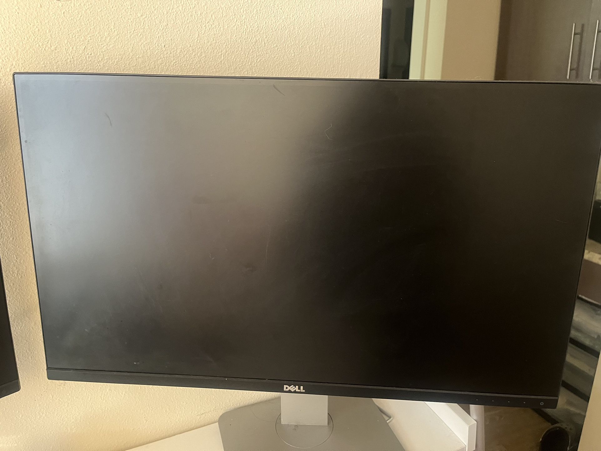 2 Dell LED Monitors + Package 