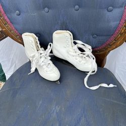 Ice Skater size 12