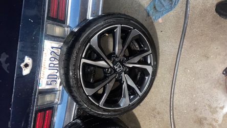 Honda Alloy Wheel with Tire