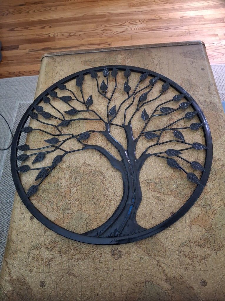 26 Inch Metal Hanging Wall Decor