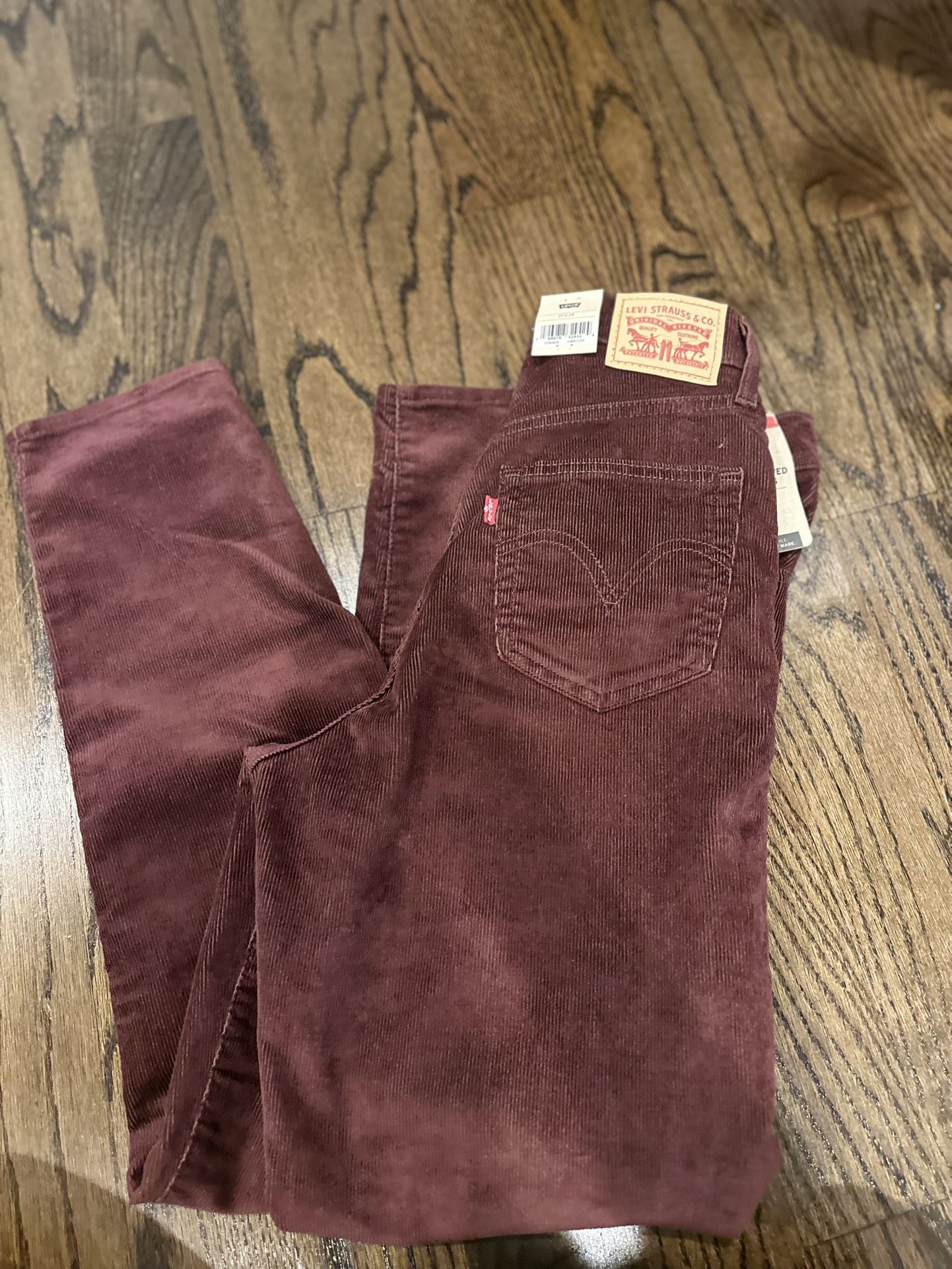 Levi’s Mom Jeans 27x29