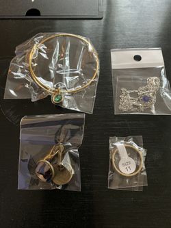 A complete set of jewelry