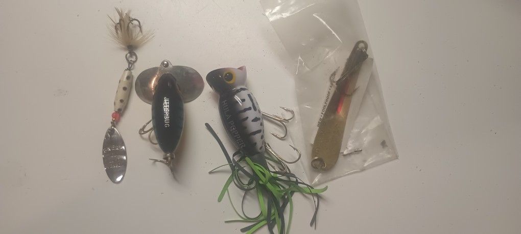 Vintage Lot Of 4 Fishing Lures