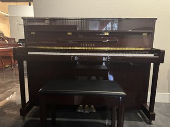 Yamaha B3 Mahogany Acoustic Piano