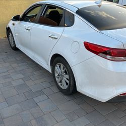 2018 KIA Optima