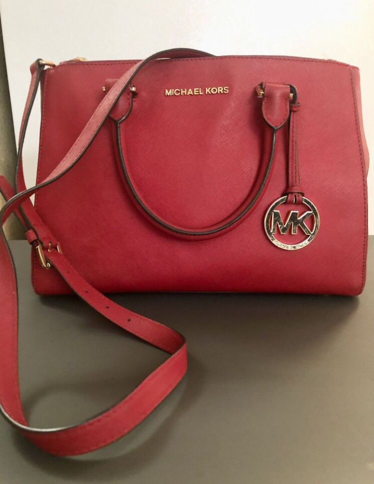 schokkend Rand vermomming Michael Kors Sutton Red Glossy Saffiano Leather Medium Satchel Handbag for  Sale in Modesto, CA - OfferUp