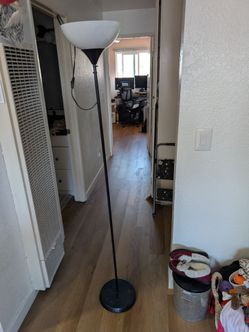 Floor lamp