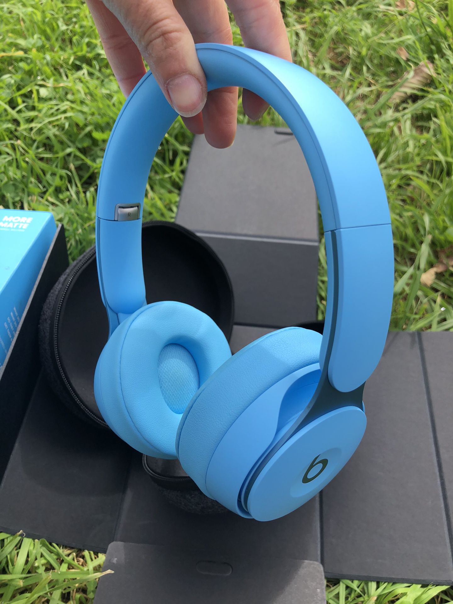 Beats Solo Pro Wireless NC On-Ear Headphones - Light Blue
