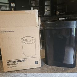 Touchless Garbage Can