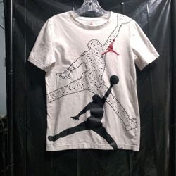 Jordan White Top T-shirt For Boys Size XL 13 To 15 Yrs Old.