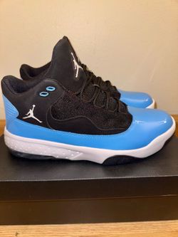 Air Jordan max aura 2 black university blue size 10.5 brand new