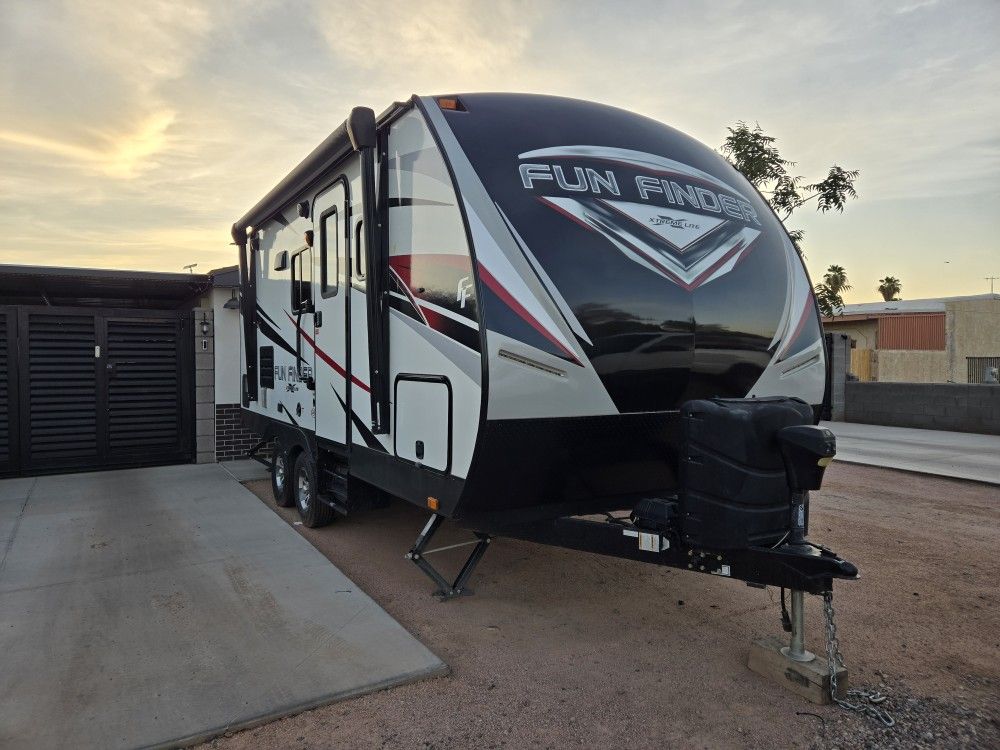 RV FUN FINDER/ CAMPER