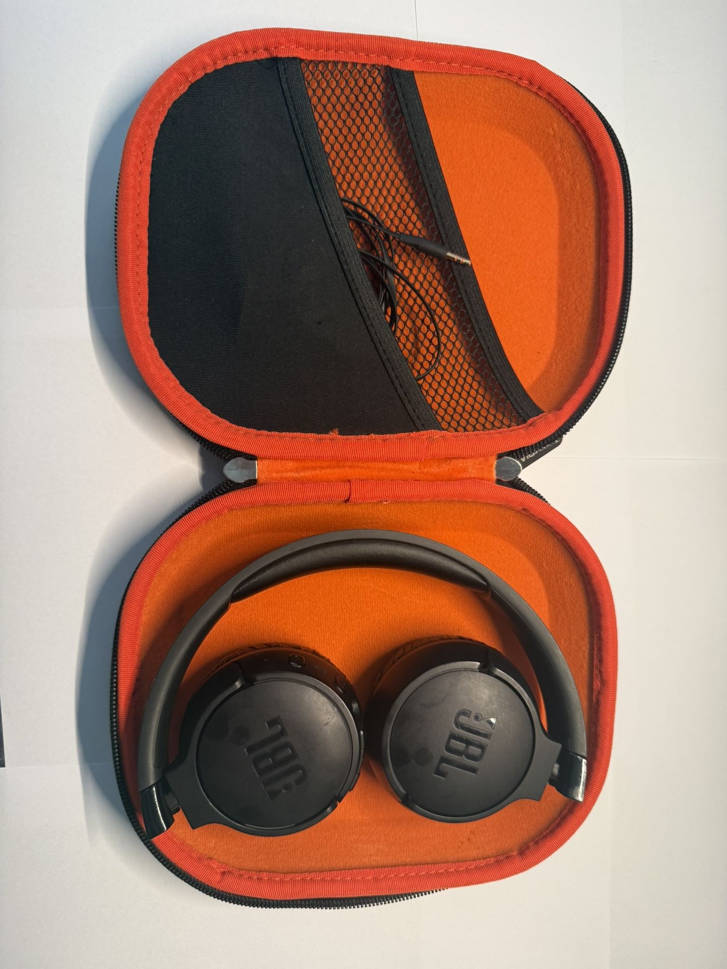 JBL Tune 500 Bluetooth And Wired Headphones – Great Condition