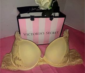 36 A dream Angel Victoria secret bra for Sale in Pearcy, AR - OfferUp