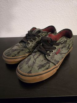 Vans Camo Low-Top Sneakers Size 8.5 Men's