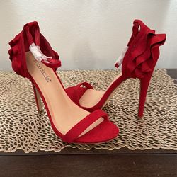 Red Shoedazzle Heels 👠 Size 8